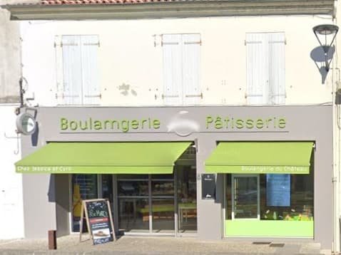Photo réalisée par Eco Diagnostic Conseil représentant un commerce au rez-de-chaussée d'un immeuble d'habitation